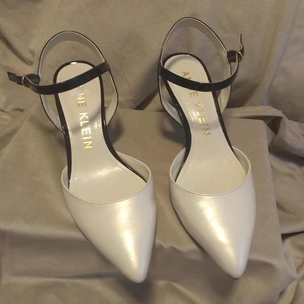 New Anne Klein Ivory & Black Slingback Pumps, Sz 8